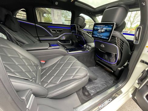 Used 2022 Mercedes-Benz Maybach S 580 4MATIC image 34