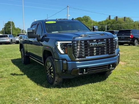 Used 2024 GMC Sierra 2500 Denali Ultimate w/ Max Trailering Package AWD/4WD image 9