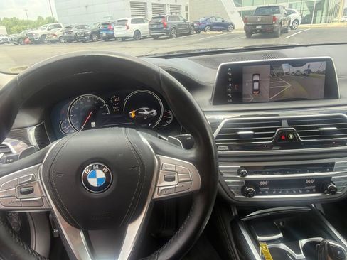 Used 2019 BMW 750i xDrive w/ Autobahn Package AWD/4WD image 12