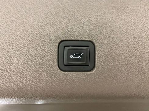Used 2020 Chevrolet Traverse LT AWD/4WD image 9
