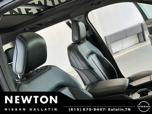 Used 2024 Jeep Grand Cherokee L Limited AWD/4WD image 25