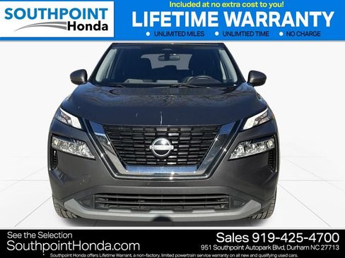 Used 2022 Nissan Rogue SV image 2