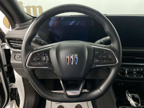 Used 2025 Buick Envista Sport Touring w/ Experience Buick Package FWD image 14