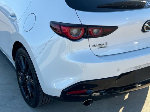 Used 2024 MAZDA MAZDA3 Hatchback w/Premium Plus Pkg image 13