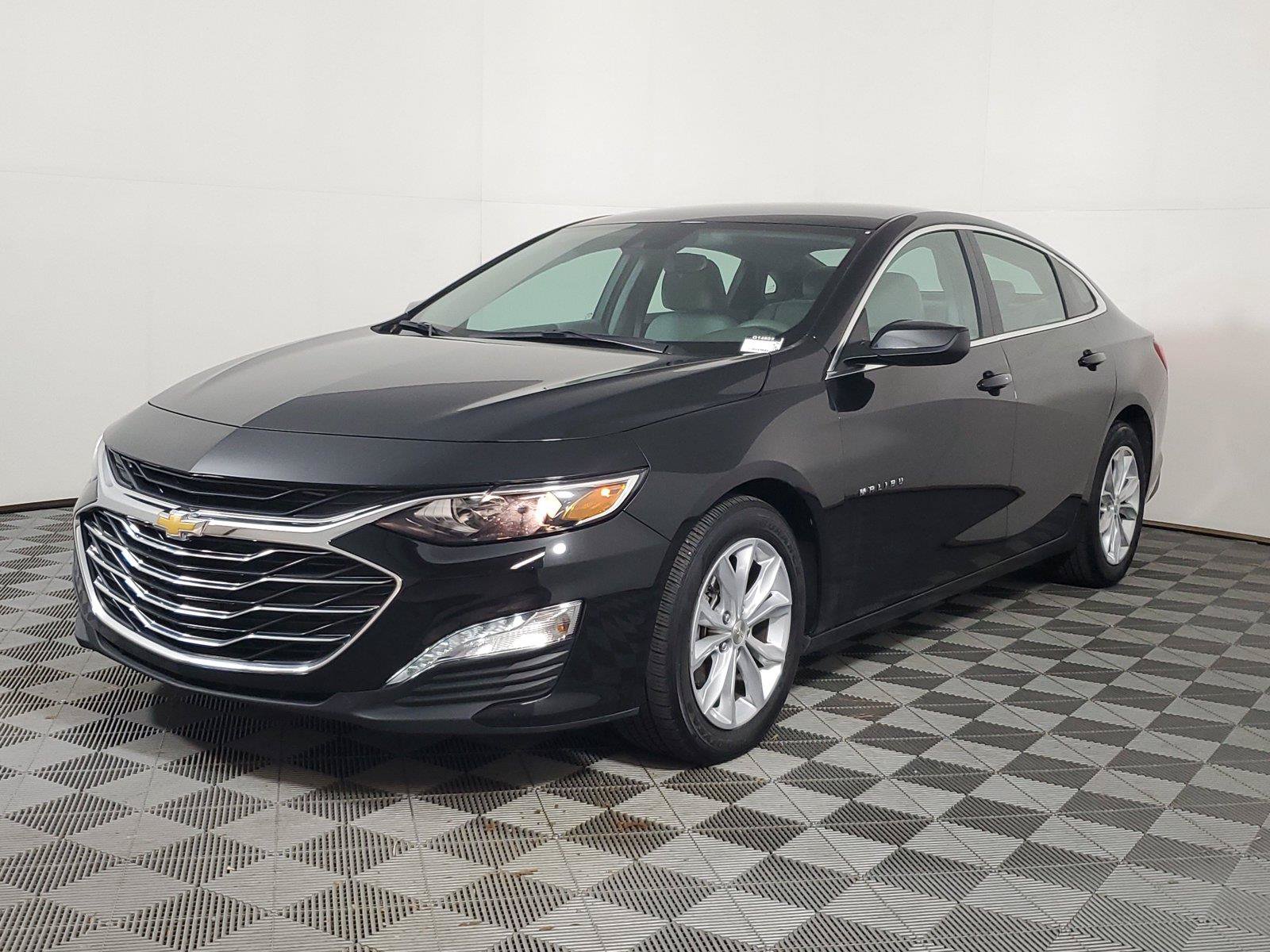 Used 2025 Chevrolet Malibu LT FWD image 1