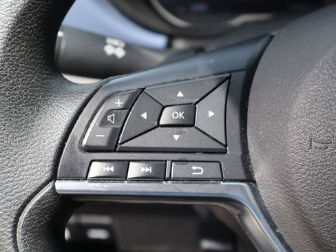 Used 2024 Nissan Versa SV FWD image 11