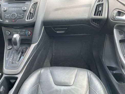 Used 2016 Ford Focus SE w/ Equipment Group 201A FWD image 26