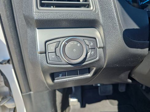Used 2018 Ford Explorer XLT w/ Equipment Group 202A AWD/4WD image 27