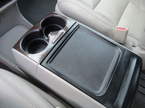 Used 2015 Toyota Sienna XLE Premium image 26