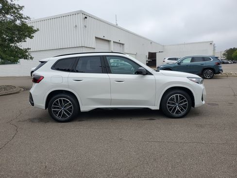 Used 2023 BMW X1 xDrive28i w/ M Sport Package AWD/4WD image 6
