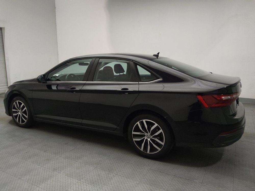 Used 2025 Volkswagen Jetta SE FWD image 3