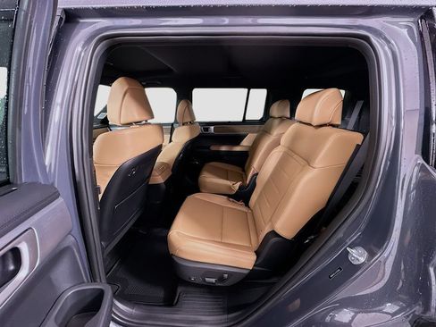 New 2026 Hyundai Santa Fe Limited FWD image 17