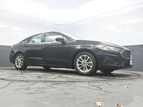 Used 2019 Ford Fusion SE FWD image 31