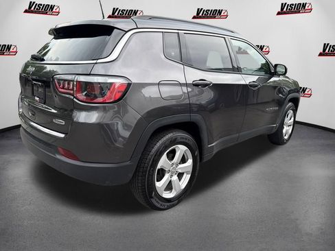 Used 2018 Jeep Compass Latitude w/ Popular Equipment Group AWD/4WD image 5