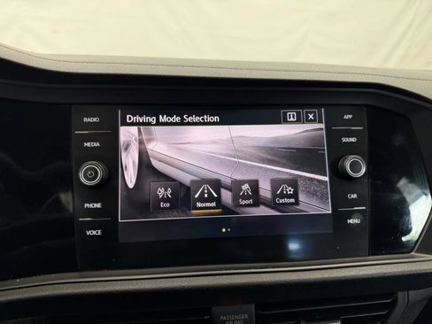 Used 2019 Volkswagen Jetta SEL FWD image 23