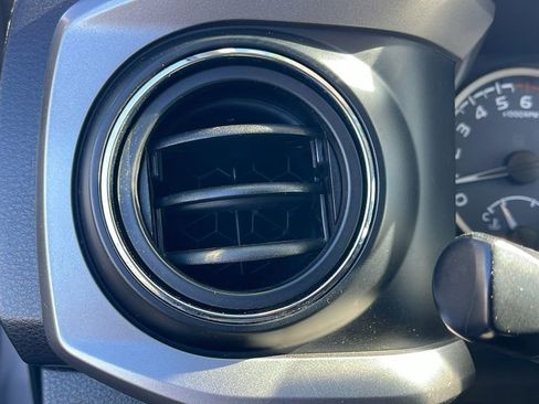 Used 2016 Toyota Tacoma SR5 image 28