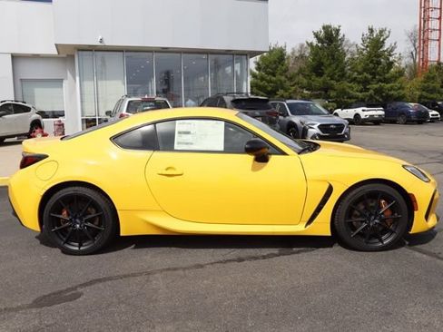 New 2026 Subaru BRZ Series.Yellow RWD image 2