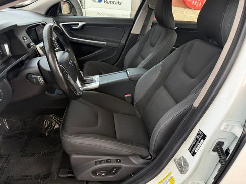 Used 2015 Volvo S60 T5 FWD image 19