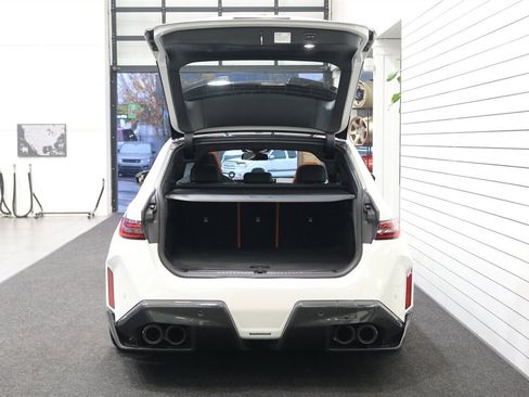 Used 2025 BMW M5 Touring w/ M Driver's Package image 18