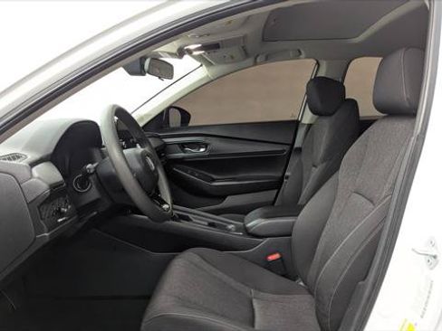 Used 2023 Honda Accord EX image 14
