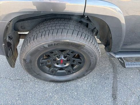 Used 2023 Toyota 4Runner TRD Off-Road Premium w/ Moonroof Package AWD/4WD image 27