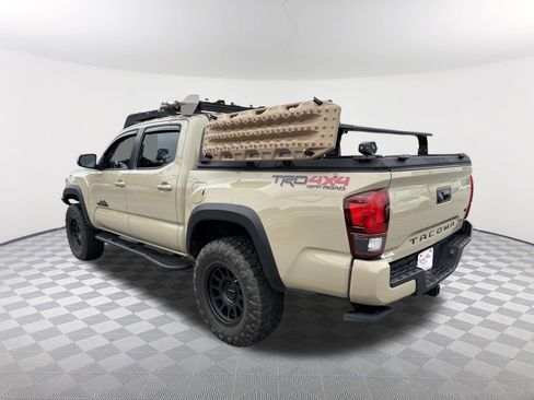 Used 2019 Toyota Tacoma TRD Off-Road image 15