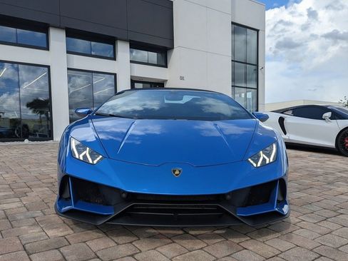 Used 2024 Lamborghini Huracan EVO image 16