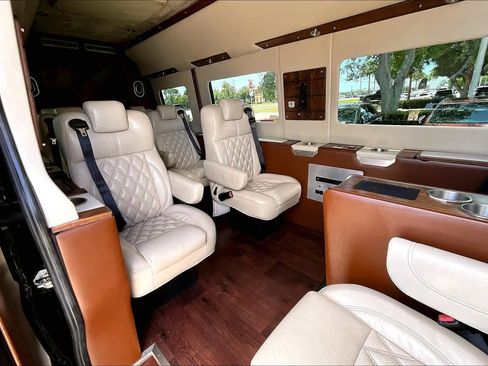 Used 2017 Mercedes-Benz Sprinter 3500 image 19