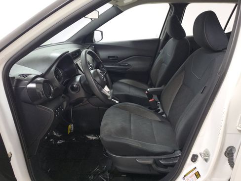 Used 2020 Nissan Kicks S FWD image 5