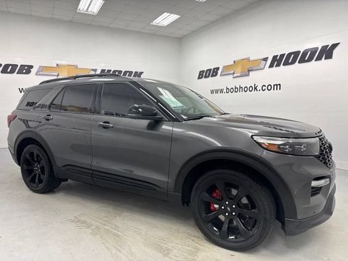 Used 2020 Ford Explorer ST w/ ST High-Performance Pack AWD/4WD image 3