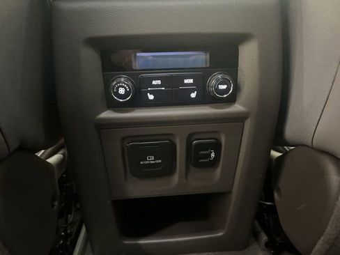 Used 2018 Chevrolet Traverse Premier w/ Driver Confidence II Package image 19