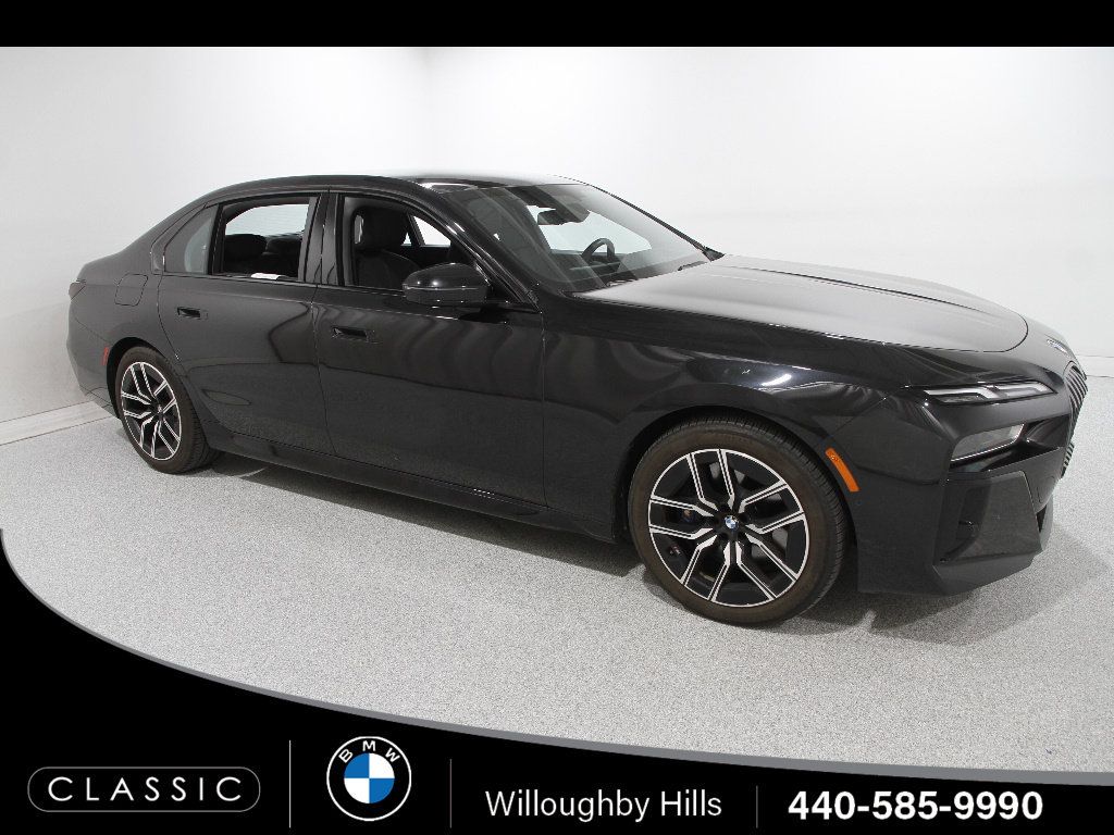 Used 2024 BMW 760i xDrive AWD/4WD image 1