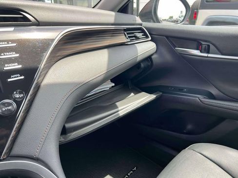 Used 2019 Toyota Camry XLE w/ Carpet Mat Package FWD image 15