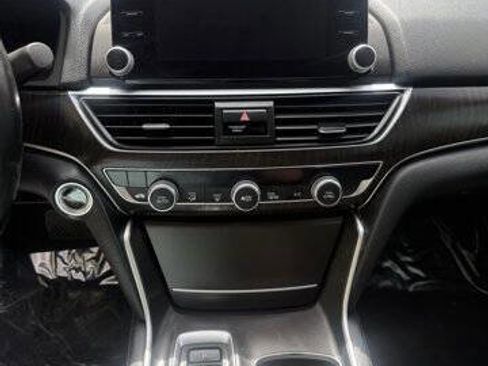Used 2021 Honda Accord Touring image 15