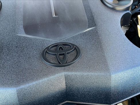 Used 2016 Toyota 4Runner Limited image 30