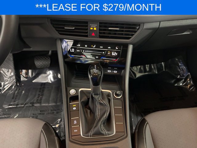 Used 2026 Volkswagen Jetta SE FWD image 22