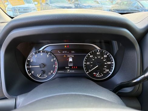 Used 2024 Nissan Titan SV w/ SV Convenience Package image 24