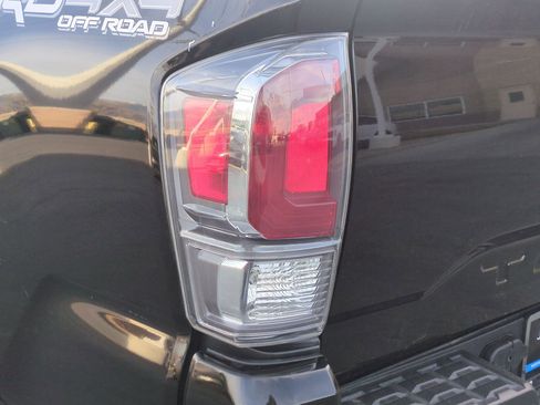 Used 2023 Toyota Tacoma TRD Off-Road image 11