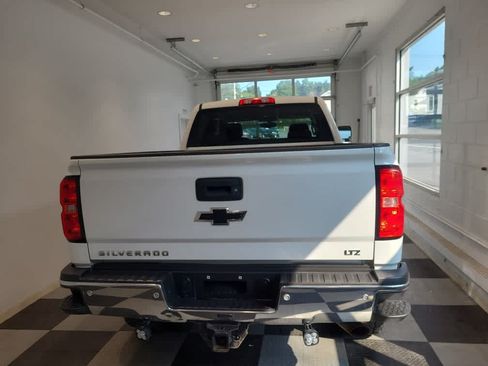 Used 2019 Chevrolet Silverado 2500 LTZ w/ Vortec Plus Package AWD/4WD image 4