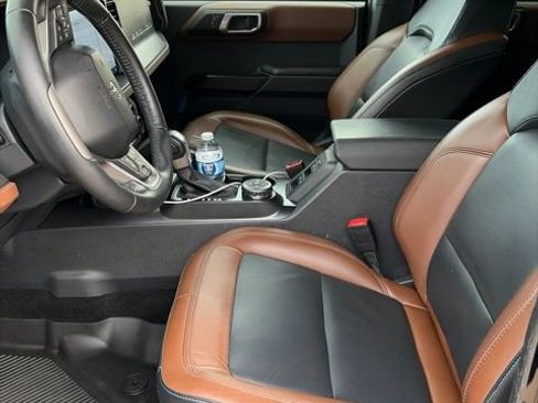 Used 2024 Ford Bronco Outer Banks AWD/4WD image 2