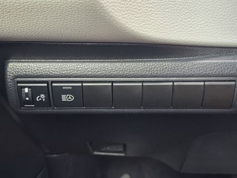 Used 2022 Toyota Corolla LE image 30