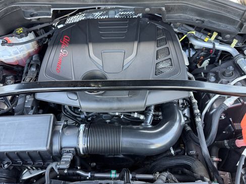 Used 2019 Alfa Romeo Stelvio RWD image 22