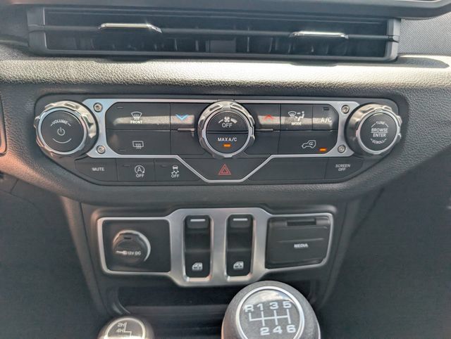 Used 2025 Jeep Wrangler Sport AWD/4WD image 22