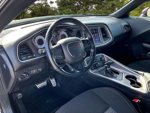 Used 2022 Dodge Challenger R/T w/ Shaker Package image 17