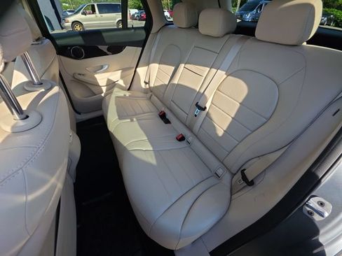Used 2022 Mercedes-Benz GLC 300 4MATIC image 23