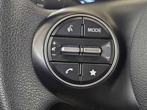 Certified 2025 Kia Soul LX w/ LX Technology Package FWD image 22