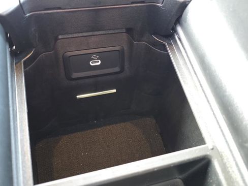 Used 2025 Mercedes-Benz GLC 43 AMG 4MATIC image 36