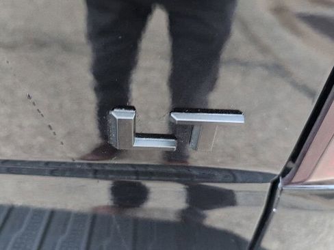 Used 2025 Chevrolet Silverado 1500 LT Trail Boss w/ Convenience Package II image 19