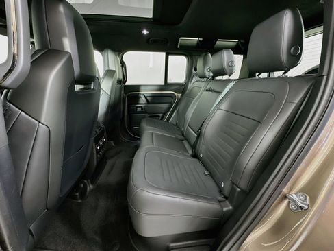 Certified 2025 Land Rover Defender 110 AWD/4WD image 24