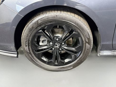 Used 2025 Honda Accord SE image 38